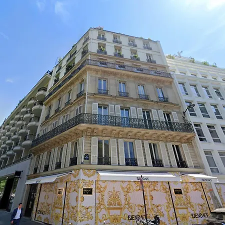 Avenue Montaigne - Champs Elysees - Unobstructed View Apartment Paris