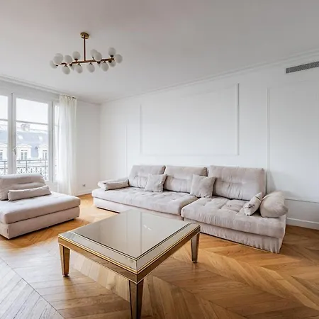 Apartment Avenue Montaigne - Champs Elysees - Unobstructed View *